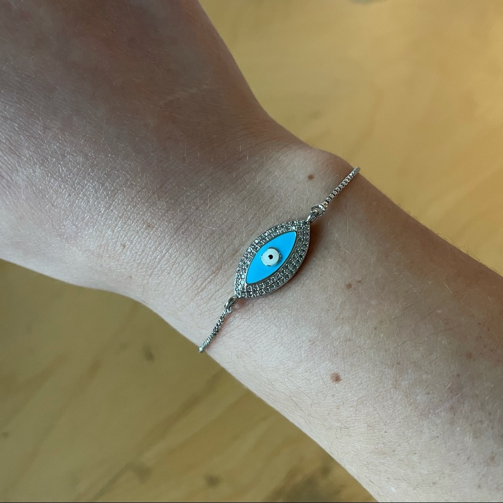 Turquoise eye bracelet